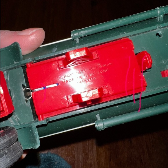 Vintage Hess Oil Tractor Trailer Bank & Hess Tanker w/ Hose - Picture 10 of 15